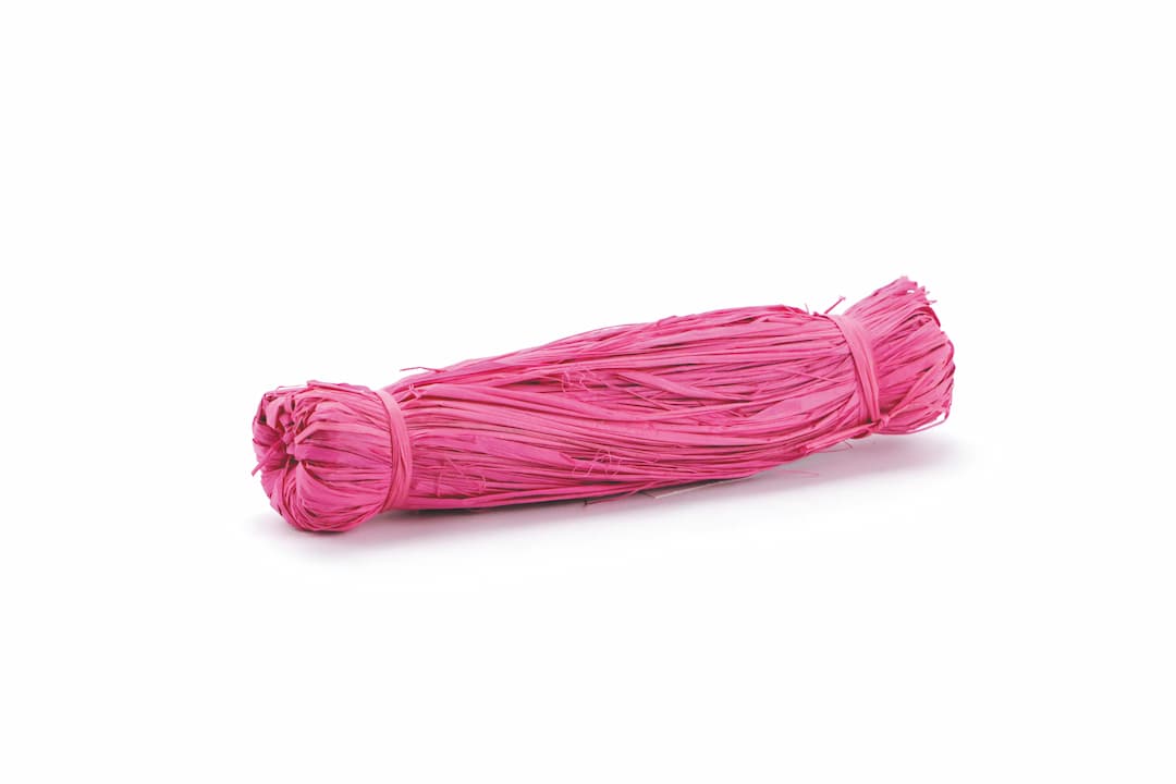 rafija naravna roza barve 50 g
